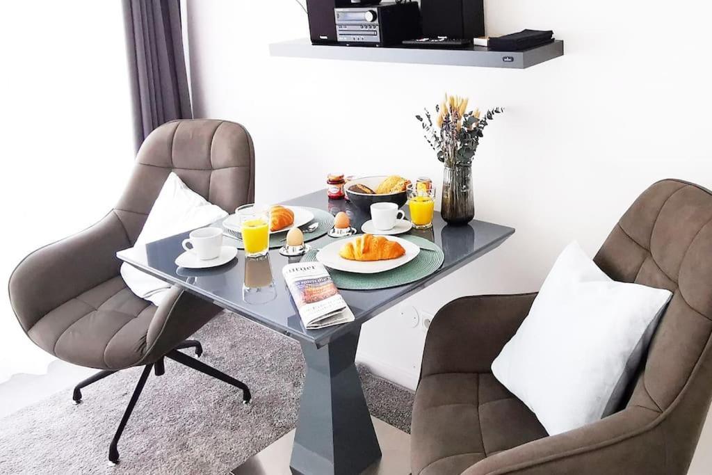 Hh 03 By Rockchair - Superhost Status - Modernes Apartment Mit Sonnigem Balkon & Premium Boxspringbetten In Winterhude - Hamburg Top Geheimtipp エクステリア 写真