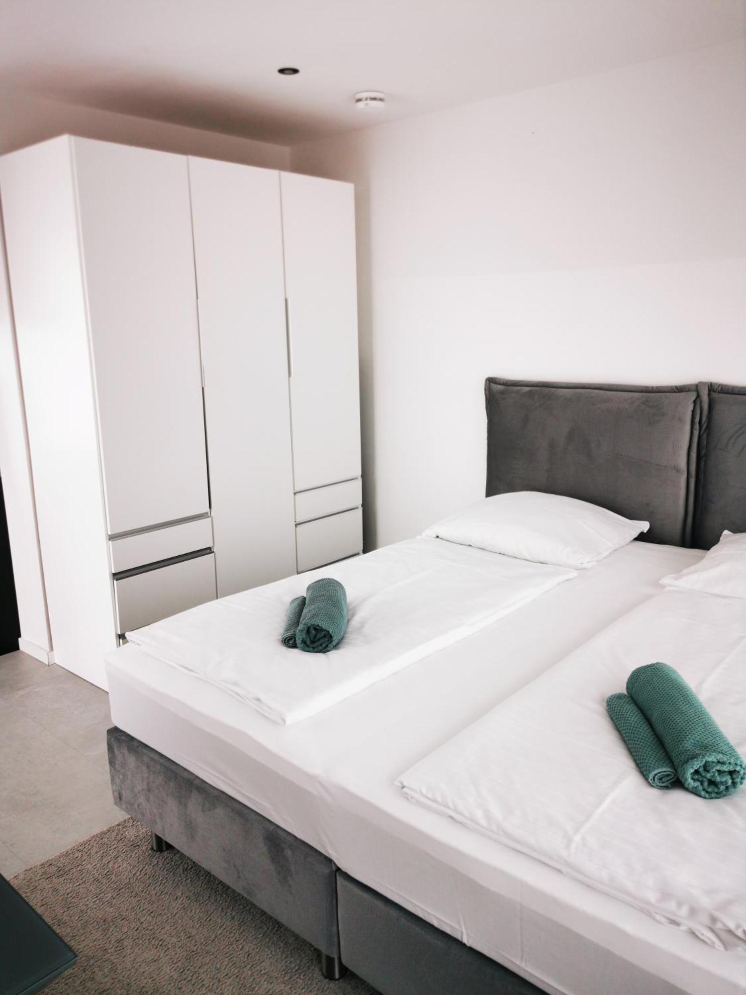 Hh 03 By Rockchair - Superhost Status - Modernes Apartment Mit Sonnigem Balkon & Premium Boxspringbetten In Winterhude - Hamburg Top Geheimtipp エクステリア 写真