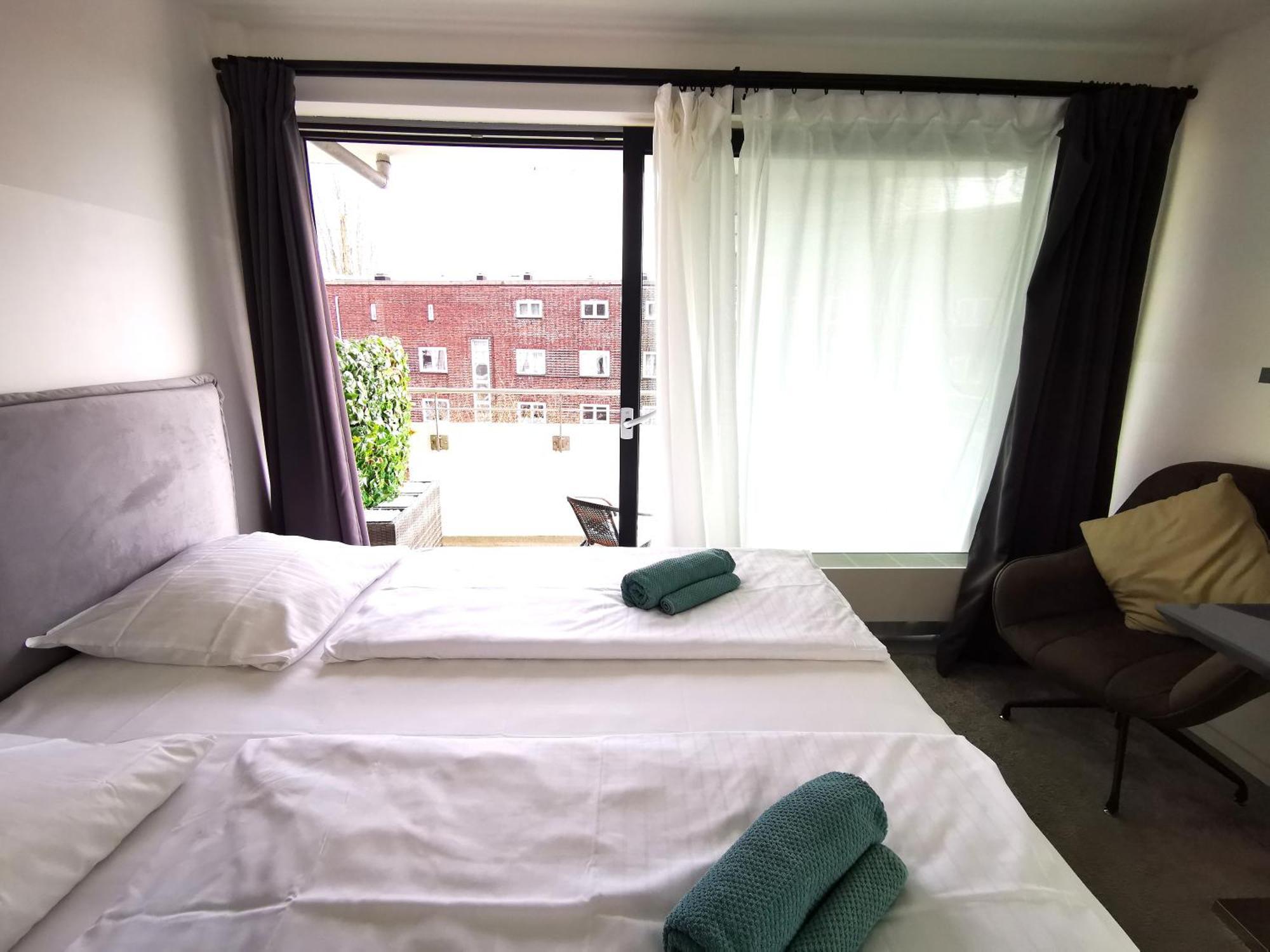 Hh 03 By Rockchair - Superhost Status - Modernes Apartment Mit Sonnigem Balkon & Premium Boxspringbetten In Winterhude - Hamburg Top Geheimtipp エクステリア 写真